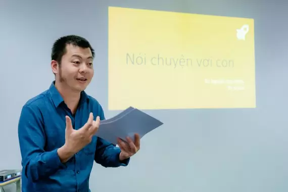 Đồng hành cùng con trong độ tuổi vị thành niên