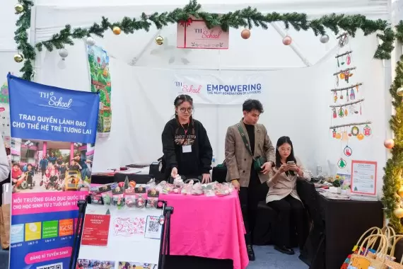 THS-ers at JW Marriott Charity Christmas Fair