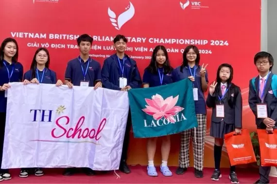 THS-ers excellently won 4 awards at the debate contest